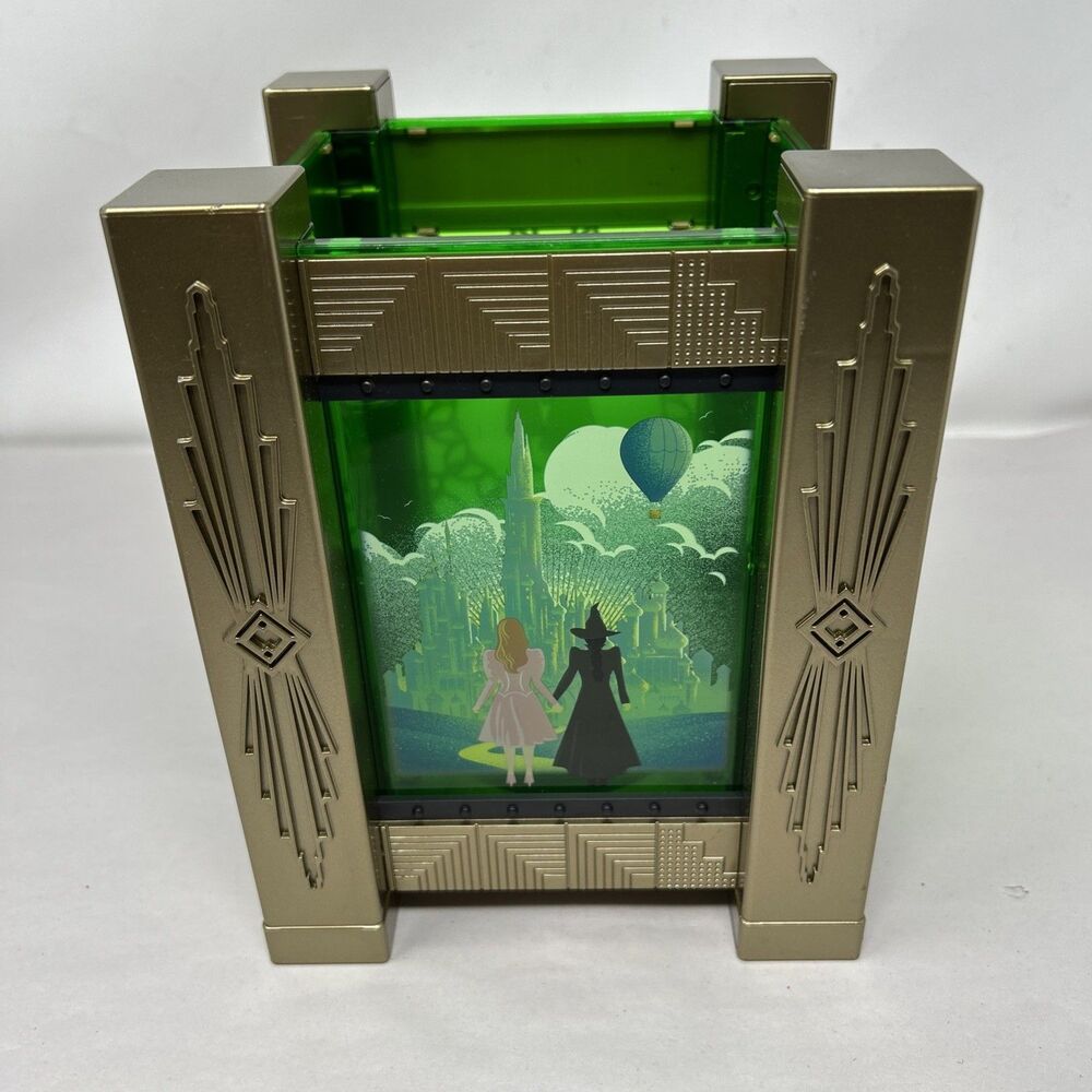 Regal AMC Exclusive Green Light-Up Wicked Lantern Popcorn Bucket Wizard of Oz
